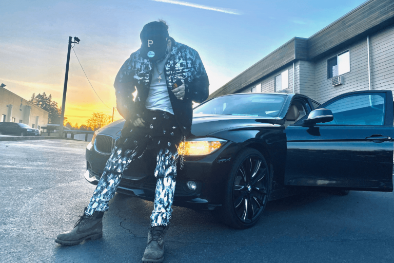 Sense100p sort son premier album, "Hell N Back" avec des artistes d'UDBrecords
