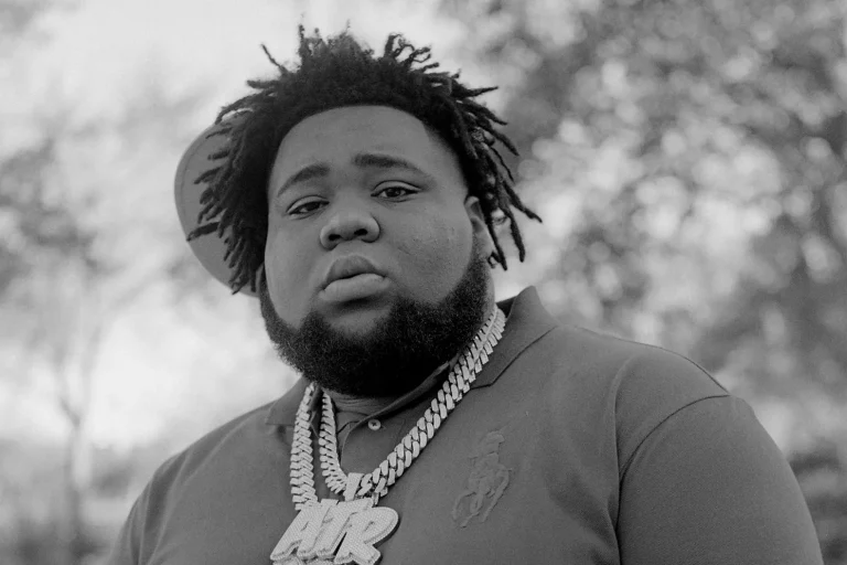 Rod Wave conserve la première place du classement Billboard 200 avec « Nostalgia News »
