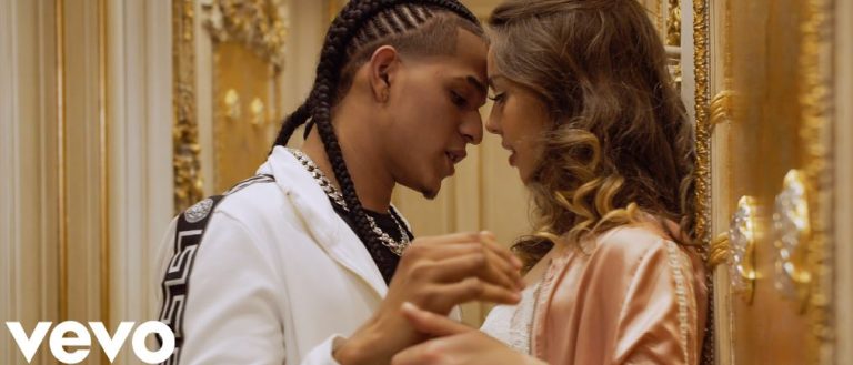 Le chanteur/compositeur dominicain de reggaeton Altur Santos sort son premier single « Baby Love ».
