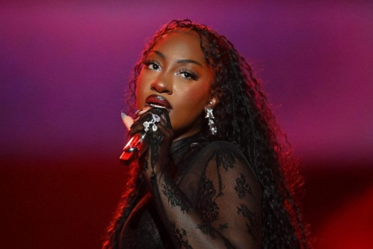 Tyla félicite Tems pour les opportunités pionnières offertes aux artistes africains aux États-Unis
