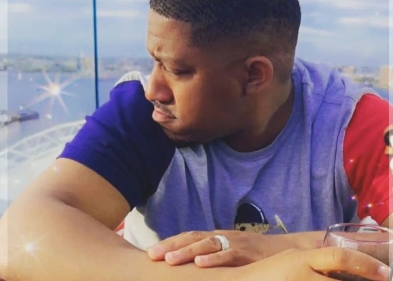 Écoutez le producteur du Connecticut Edward E Epillz Henderson
