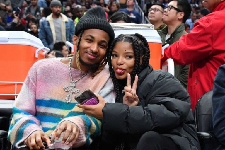 Halle Bailey et DDG commémorent la fête des mères avec des tatouages ​​assortis

