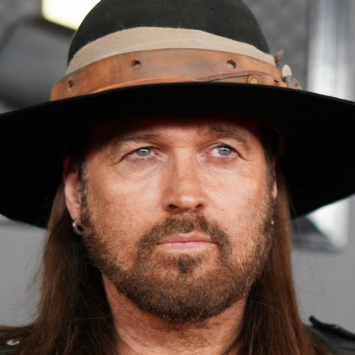 Billy Ray Cyrus demande le divorce de sa troisième épouse après seulement sept mois
            

