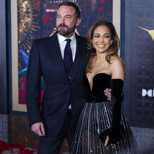 Ben Affleck et Jennifer Lopez passent les fêtes du 4 juillet séparément
            

