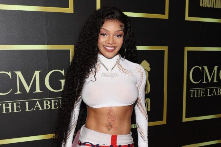 Rihanna s'amuse à évoquer la sortie de son album avec GloRilla malgré son propre retard
