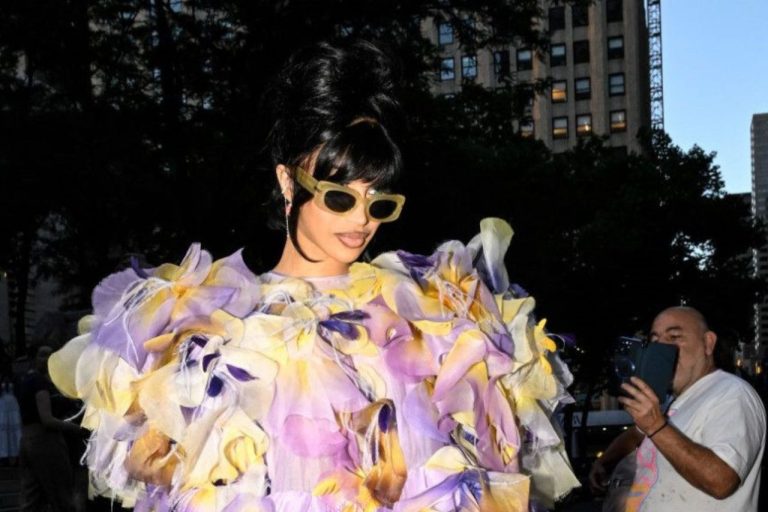 Rob49 et Cardi B dévoilent leur première collaboration « On Dat Money »
