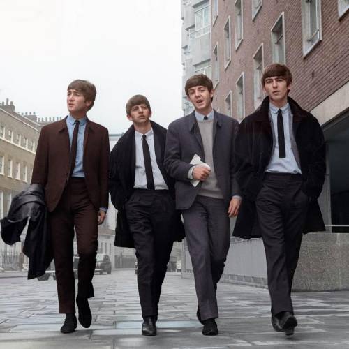 Les archives du contrat de la tournée nord-américaine des Beatles de 1964 sont mises aux enchères pour 400 000 $
            

