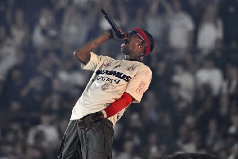 Travis Scott arrêté à Paris après avoir prétendument agressé un agent de sécurité d'un hôtel
