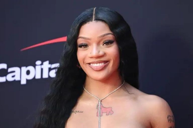 GloRilla honorée avec une clé de Memphis dans le 901 Day News
