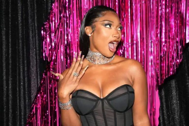 Megan Thee Stallion célèbre le soutien des fans après sa performance électrisante aux MTV VMA 2024 et ses fonctions d'animatrice

