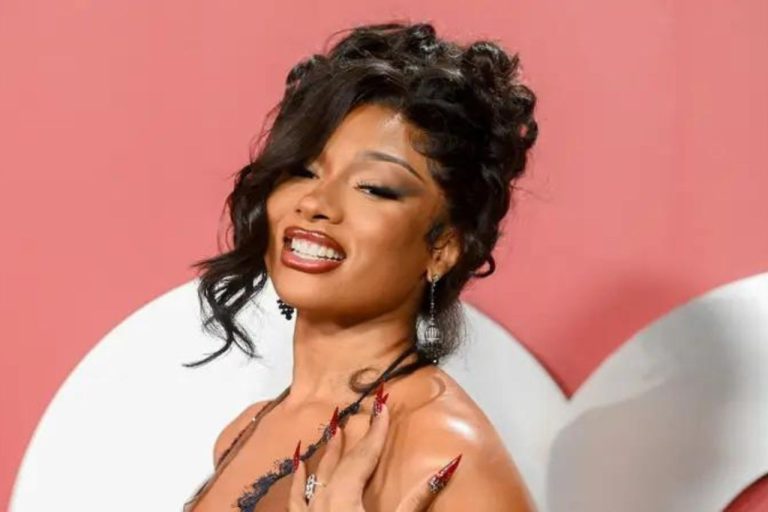 Megan Thee Stallion et RM dévoilent le clip de « Neva Play »
