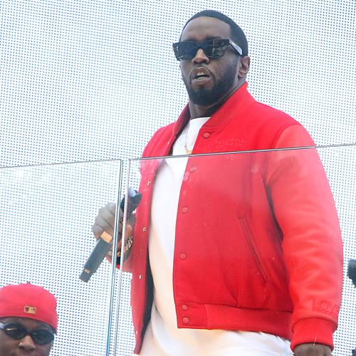 Sean « Diddy » Combs « croit qu'il est innocent » et n'acceptera pas d'accord de plaidoyer
            

