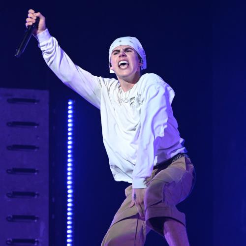 The Kid Laroi : "Justin Bieber me surveille tous les jours"
            

