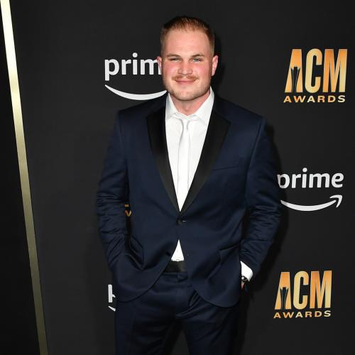 Zach Bryan a offert à Brianna LaPaglia 12 millions de dollars NDA
            

