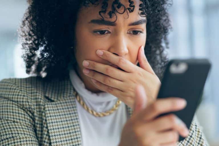 Ne décrochez pas si ces 3 chiffres s&rsquo;affichent sur votre téléphone, c&rsquo;est une arnaque !