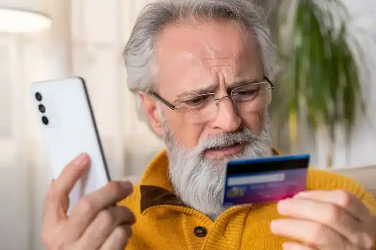 L’UFC que choisir alerte sur une arnaque au paiement sans contact qui fait des ravages chez les seniors