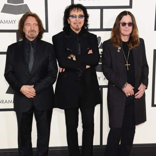 Les membres du sabbat noir honorent «cher ami» Ozzy Osbourne
            


