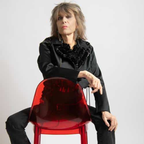 Chrissie Hynde annonce l'album spécial des dues
            

