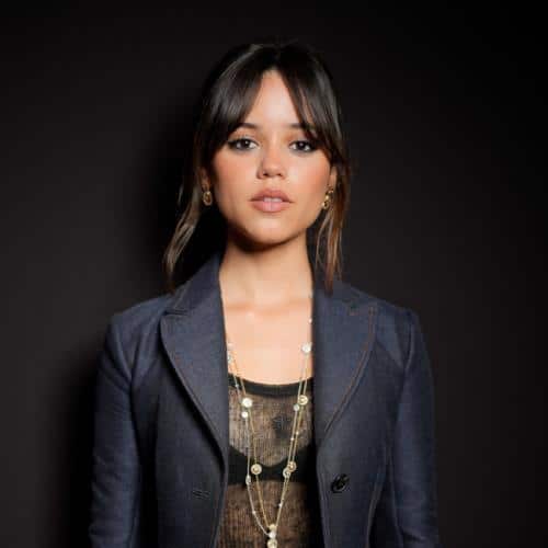 Jenna Ortega est une super-fan de grossesse Hip-Hop Band Death Grips
            

