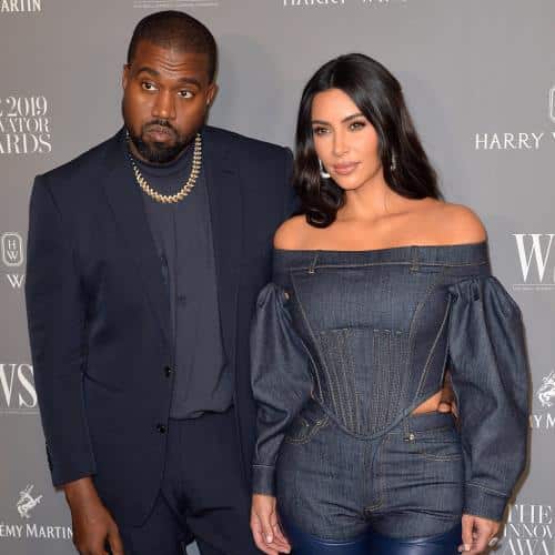 Kanye West fond dans Teaser for Documentary, au nom de qui?
            

