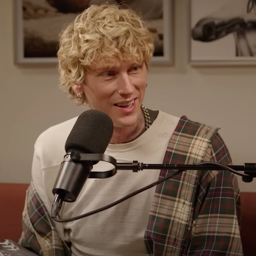 MGK révèle qu'il se sentait "indésirable" et "déprimé" tout en créant "Lost Americana"
            

