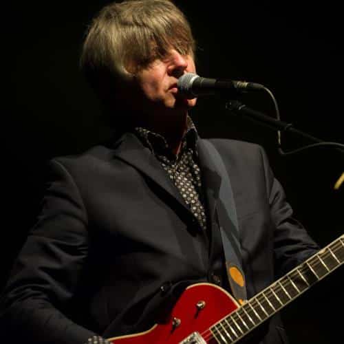 `` Ne soyez pas dupe '': la maison bondée dissipe les fausses informations sur l'IA que le chanteur Neil Finn souffre de dysfonction érectile
            

