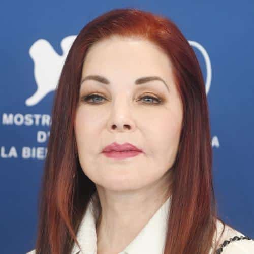 Priscilla Presley accusé d'avoir tiré une épingle sur le soutien à la vie de Lisa Marie
            

