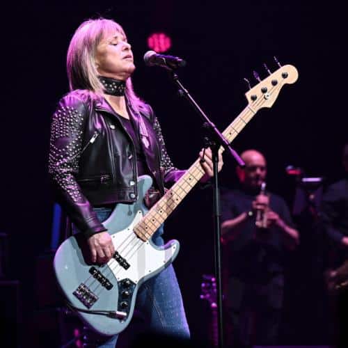 Suzi Quatro travaillant sur le 18e album studio
            

