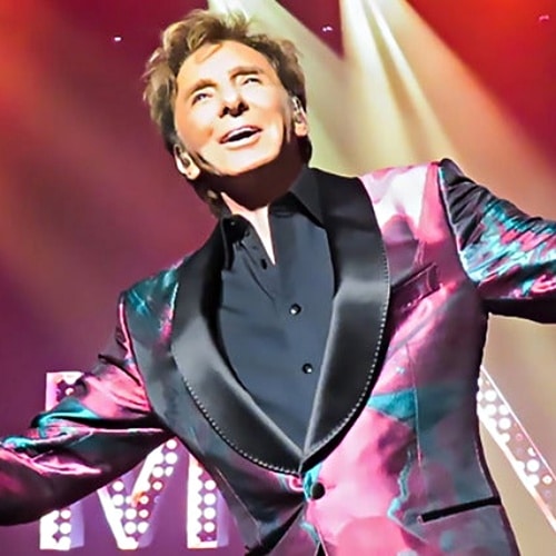 Barry Manilow annonce ses derniers concerts de l'arène dans six villes britanniques pour juin 2026
            

