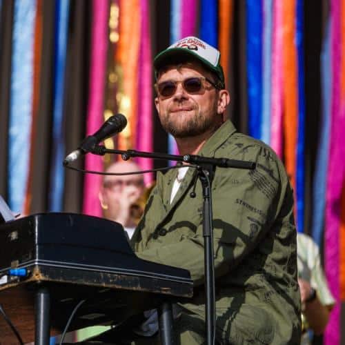 Damon Albarn met Gorillaz Falsetto aux «médicaments»
            

