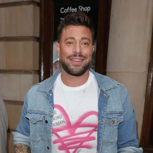 Duncan James en plaisantant en plaisantant à Mariah Carey pour duo avec Westlife au lieu du bleu
            

