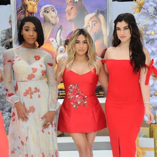 Fifth Harmony se réunisse pour la performance surprise lors du concert de Jonas Brothers
            

