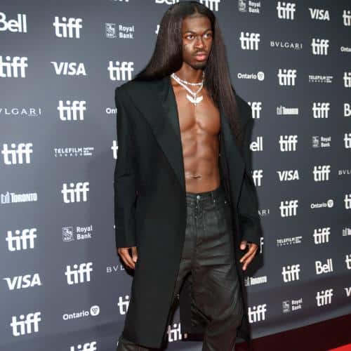 Lil Nas X entre en réadaptation après une arrestation nue
            

