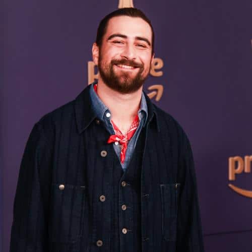 Noah Kahan épouse un partenaire de longue date
            

