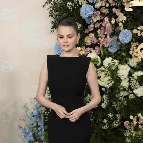 Selena Gomez réfléchit à la lutte contre les «problèmes de dextérité» au milieu des difficultés de santé
            

