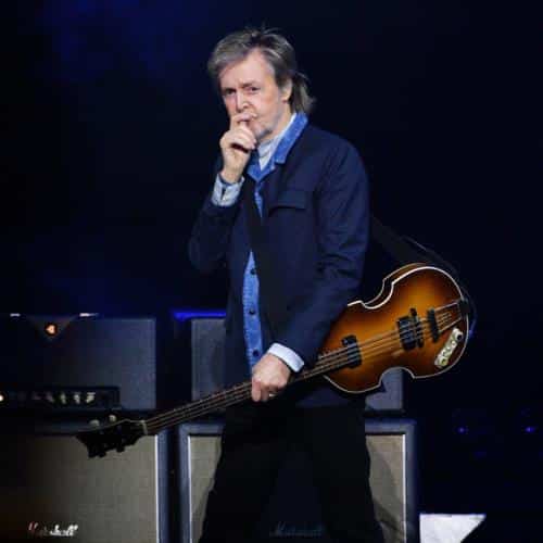 Sir Paul McCartney effectue une aide en solo! en totalité pour la première fois
            

