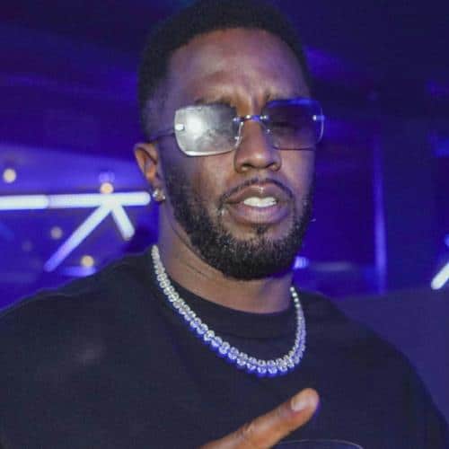 Donald Trump révèle que Sean `` Diddy '', les Combs, lui ont demandé un pardon
            

