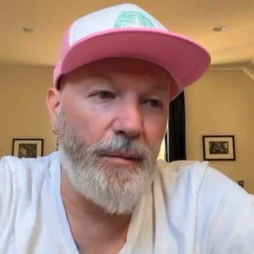 Fred Durst rend un hommage émouvant au bassiste de Limp Bizkit, Sam Rivers
            

