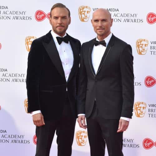 Matt Goss demande à Luke Goss de se réunir sur scène
            


