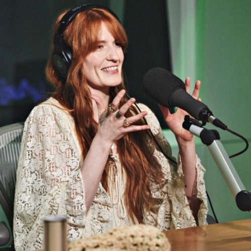 Florence + The Machine célèbrent leur cinquième album en tête des charts avec Everybody Scream : « Je ne prends rien de tout cela pour acquis ! »
            


