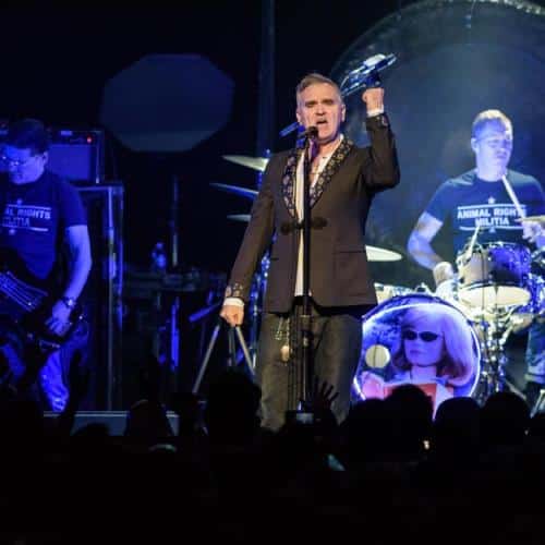 Morrissey annule d'autres concerts en raison d'un « épuisement extrême »
            

