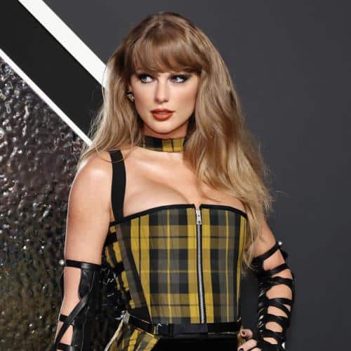 Taylor Swift s'associe aux Chainsmokers pour un nouveau remix
            

