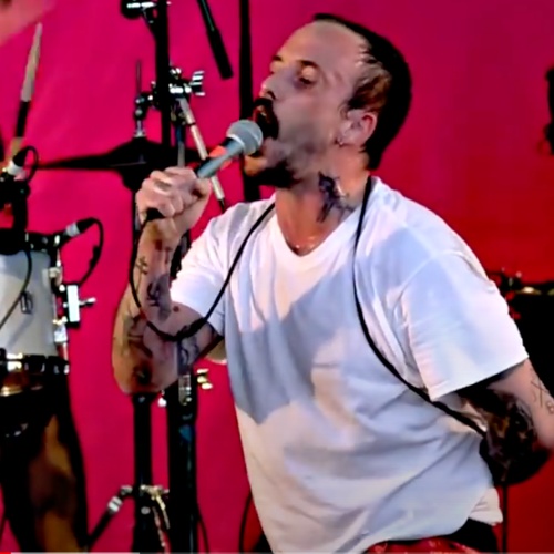 UK Climate Music Charity rejoint par IDLES, Yard Act, Enter Shikari et Maisie Peters pour une nouvelle campagne
            

