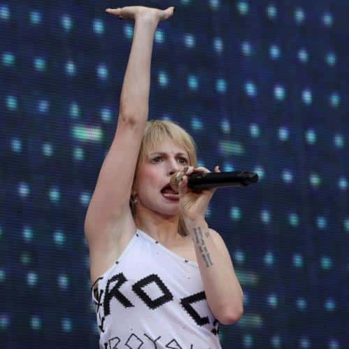 Hayley Williams parle franchement de ses problèmes de santé mentale : "J'ai souvent voulu ne pas être ici"
            

