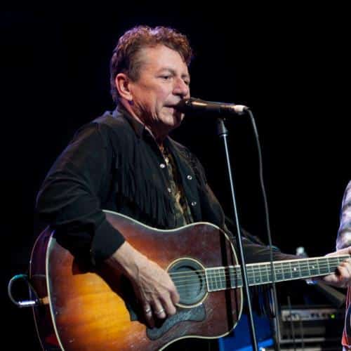 Le pionnier du country progressiste texan Joe Ely, qui a collaboré avec The Clash, est décédé à 78 ans
            

