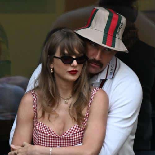Travis Kelce a envoyé une lettre romantique à Taylor Swift avant les derniers concerts de la tournée Eras
            

