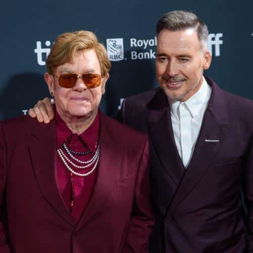 David Furnish, le mari d'Elton John, qualifie le Daily Mail d'"abomination"
            

