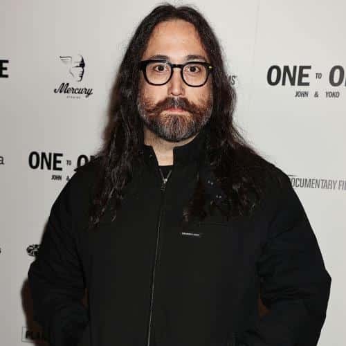 Sean Ono Lennon défend la réaction « robotique » de Paul McCartney au meurtre de John Lennon
            

