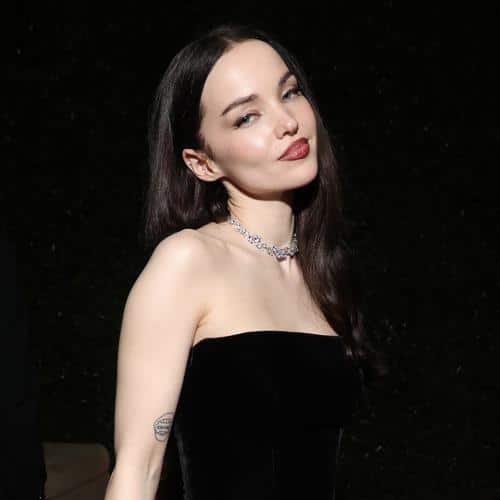 Dove Cameron était « très contre » la sortie de singles sans album pour les sauvegarder
            

