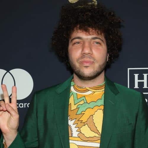 Ed Sheeran et Benny Blanco aiment être des exemples de « mecs normaux »
            

